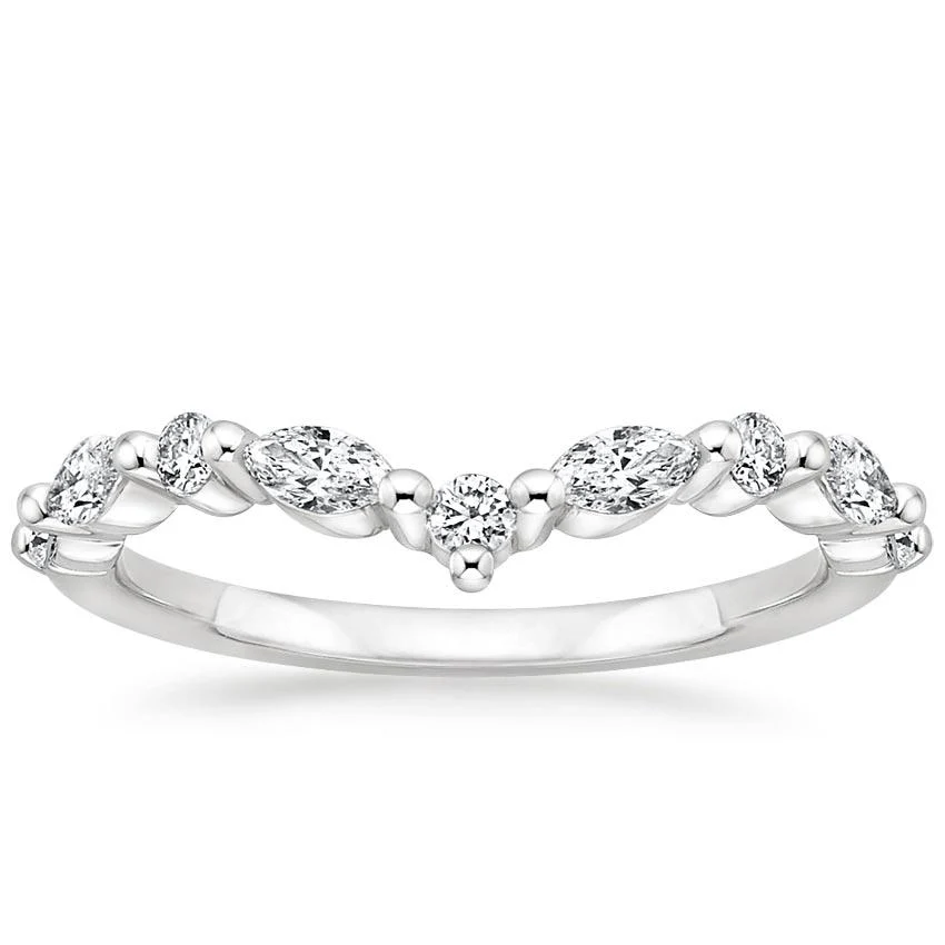 la Broche Élégante Moissanite Wedding Band