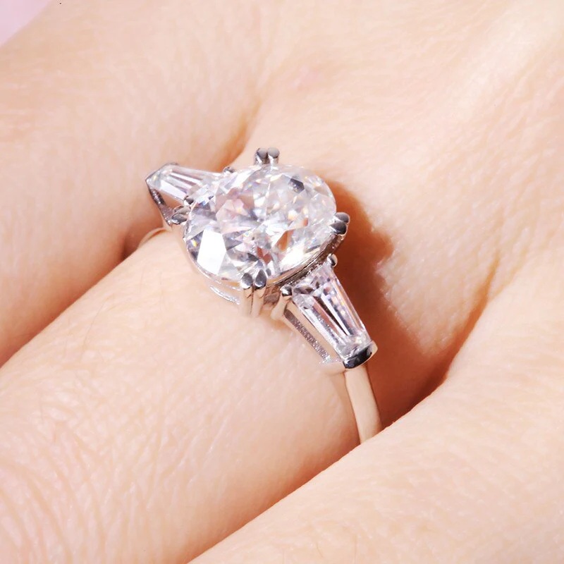 l'Ornament de Paix Moissanite Engagement Ring (Platinum-Plated Silver) - Image 3