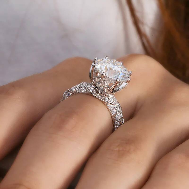 l'Ornament Lustré Moissanite Engagement Ring (14k Solid Gold) - Image 2