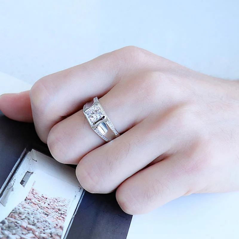 Gentleman Ludovic Moissanite Ring - Image 4