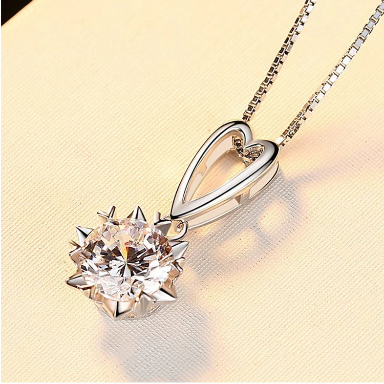 Hearts Ludovic Moissanite Pendant™ - Image 2