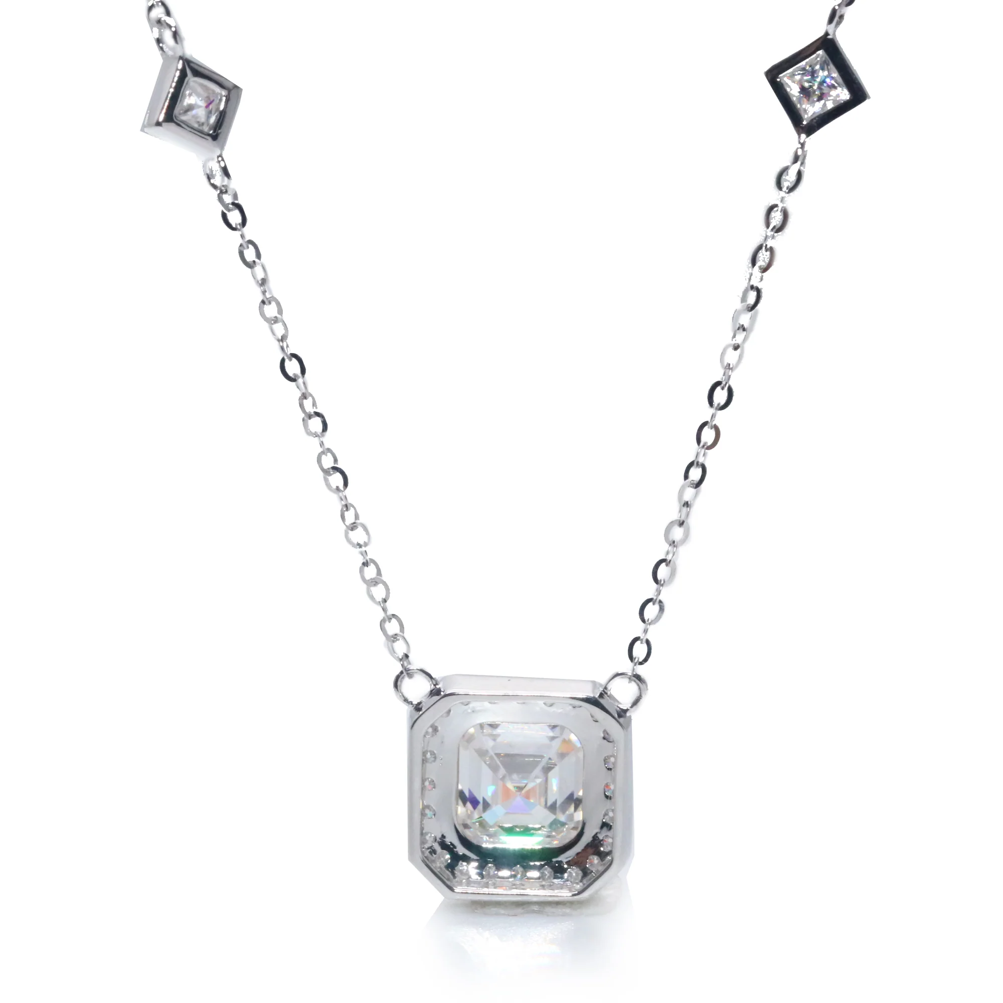 The Diligent Hum Moissanite Necklace (14k Solid Gold) - Image 4