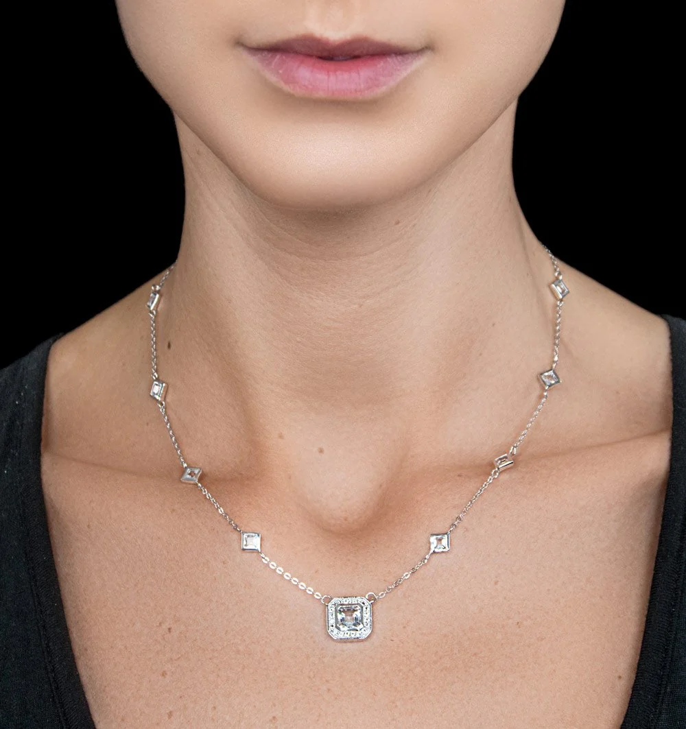 The Diligent Hum Moissanite Necklace (14k Solid Gold) - Image 5