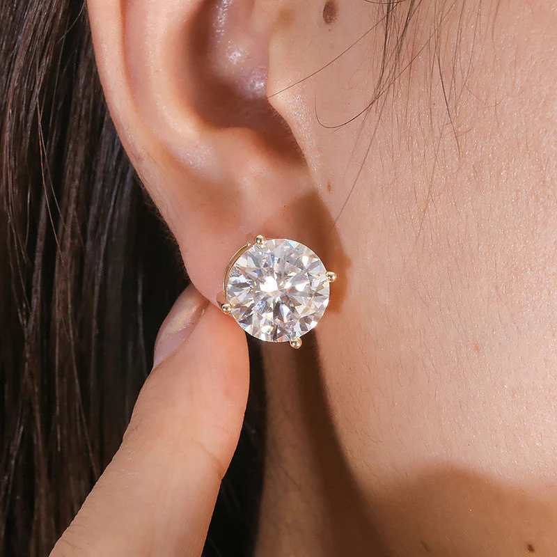 The Pure Seal Moissanite Earrings (Rose Gold ) - Image 6